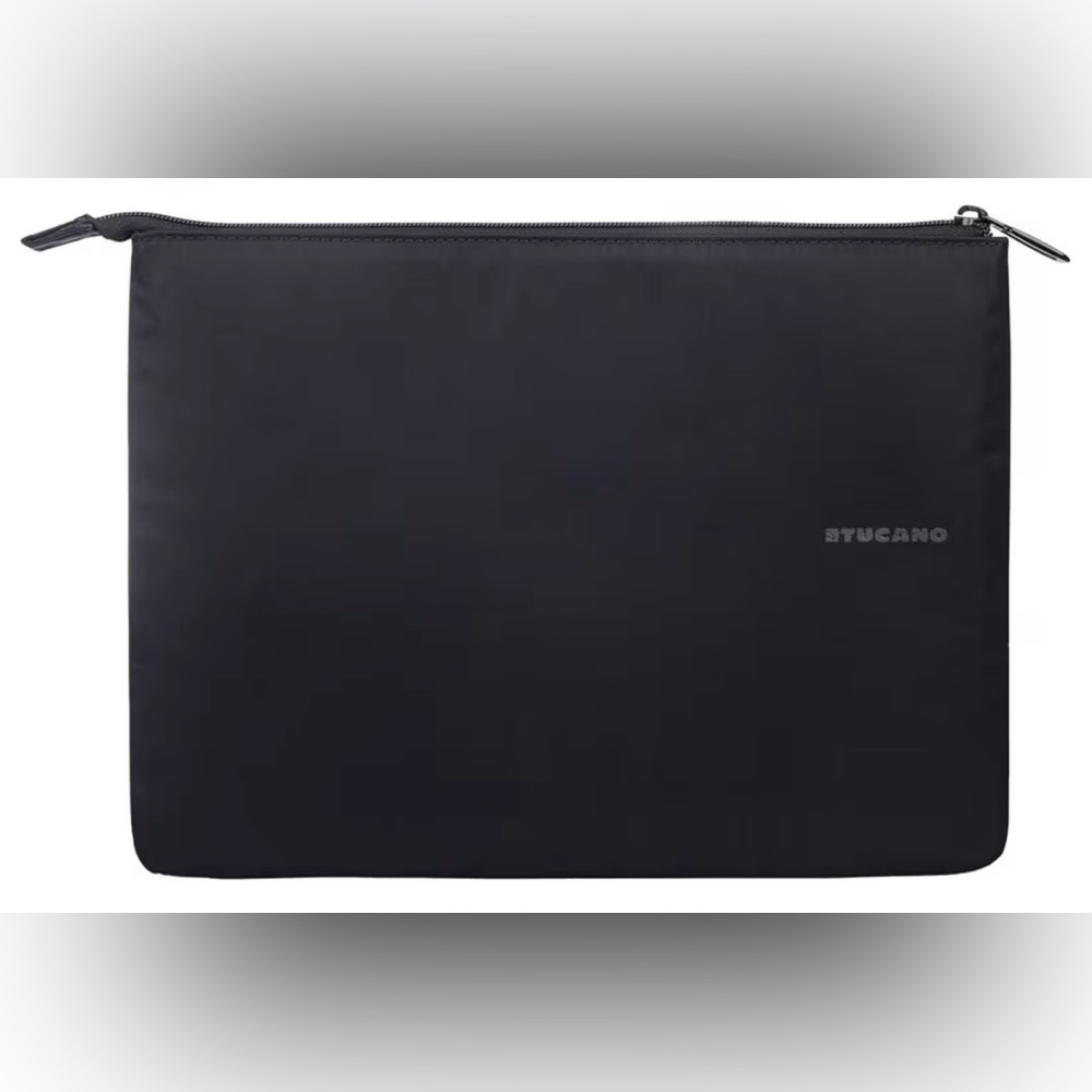 TUCANO BLACK PADDED LAPTOP CASE  16.5” x 12” NWOT